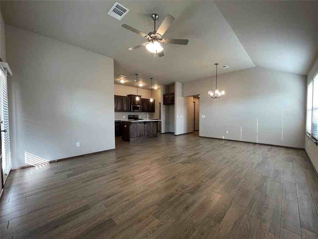 2033 Sara Vista Dr - Photo 2 of 25