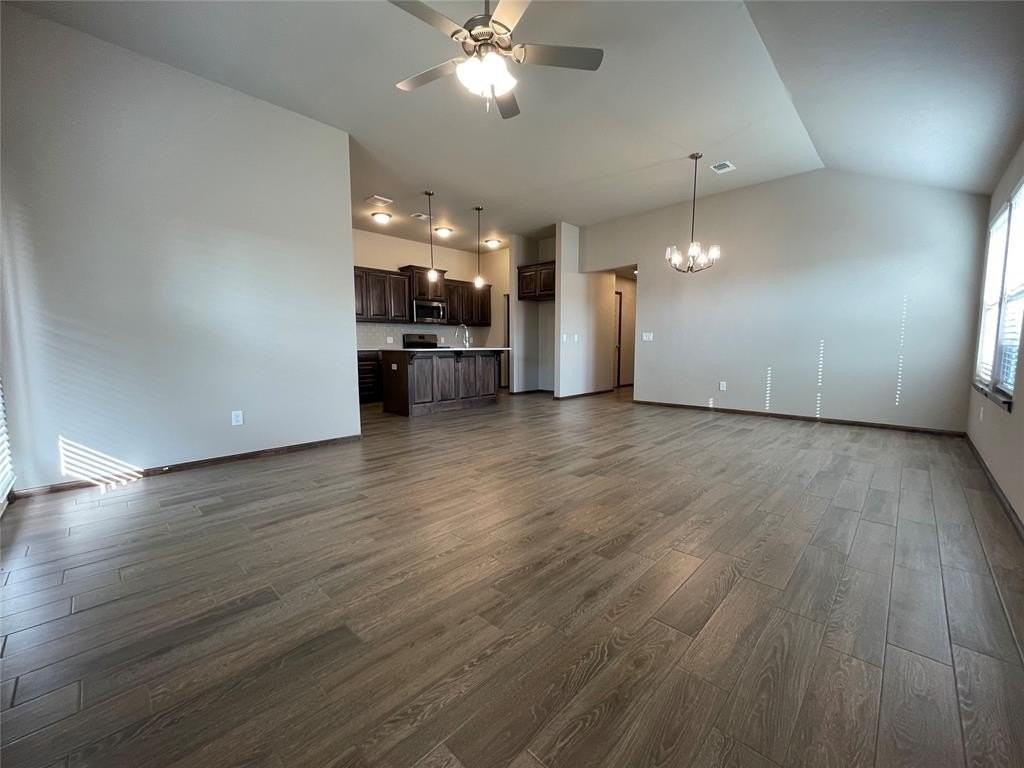 2033 Sara Vista Dr - Photo 6 of 25
