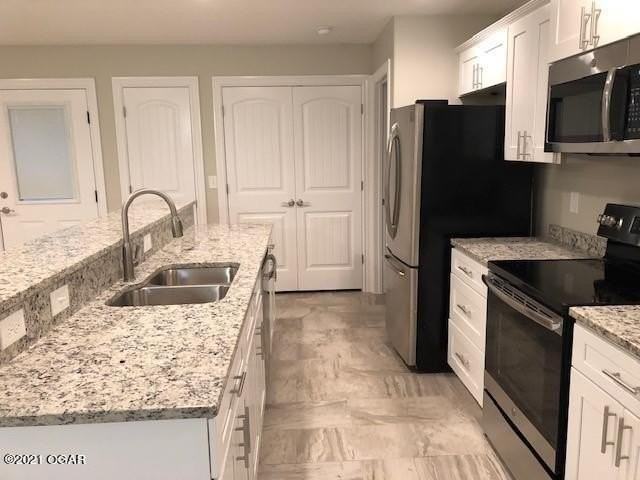 2225 S Pearl Ave - Photo 6 of 17