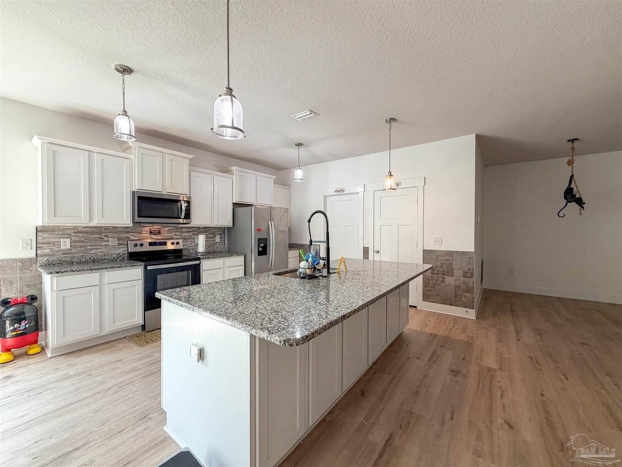 3943 Whitetail Ln - Photo 4 of 28
