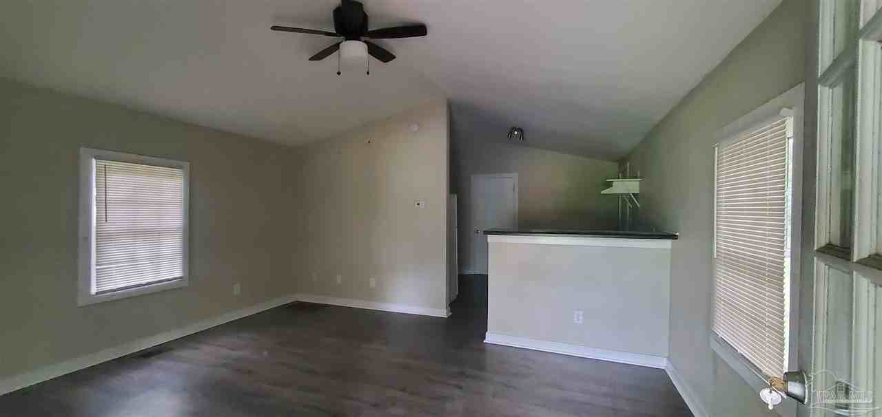718 Bremen Ave - Photo 2 of 4