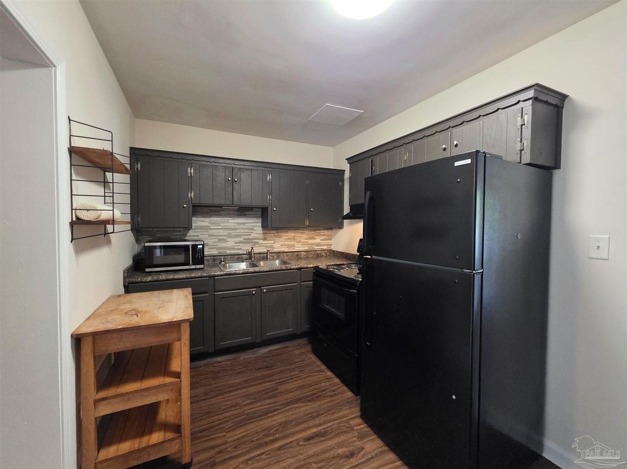112 Warwick Ave - Photo 7 of 38
