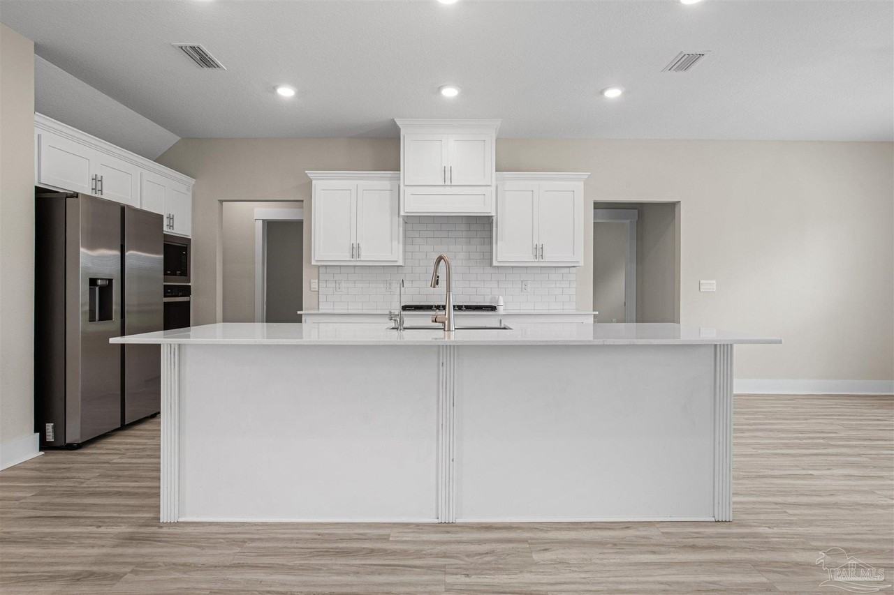 6499 Ledgestone Ct - Photo 7 of 50