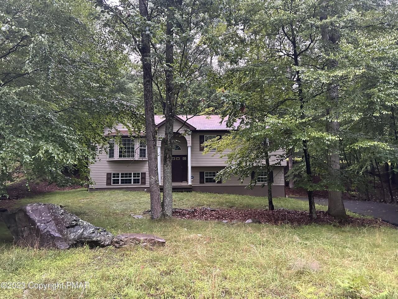 1147 Hunters Woods Dr - Photo 3 of 44