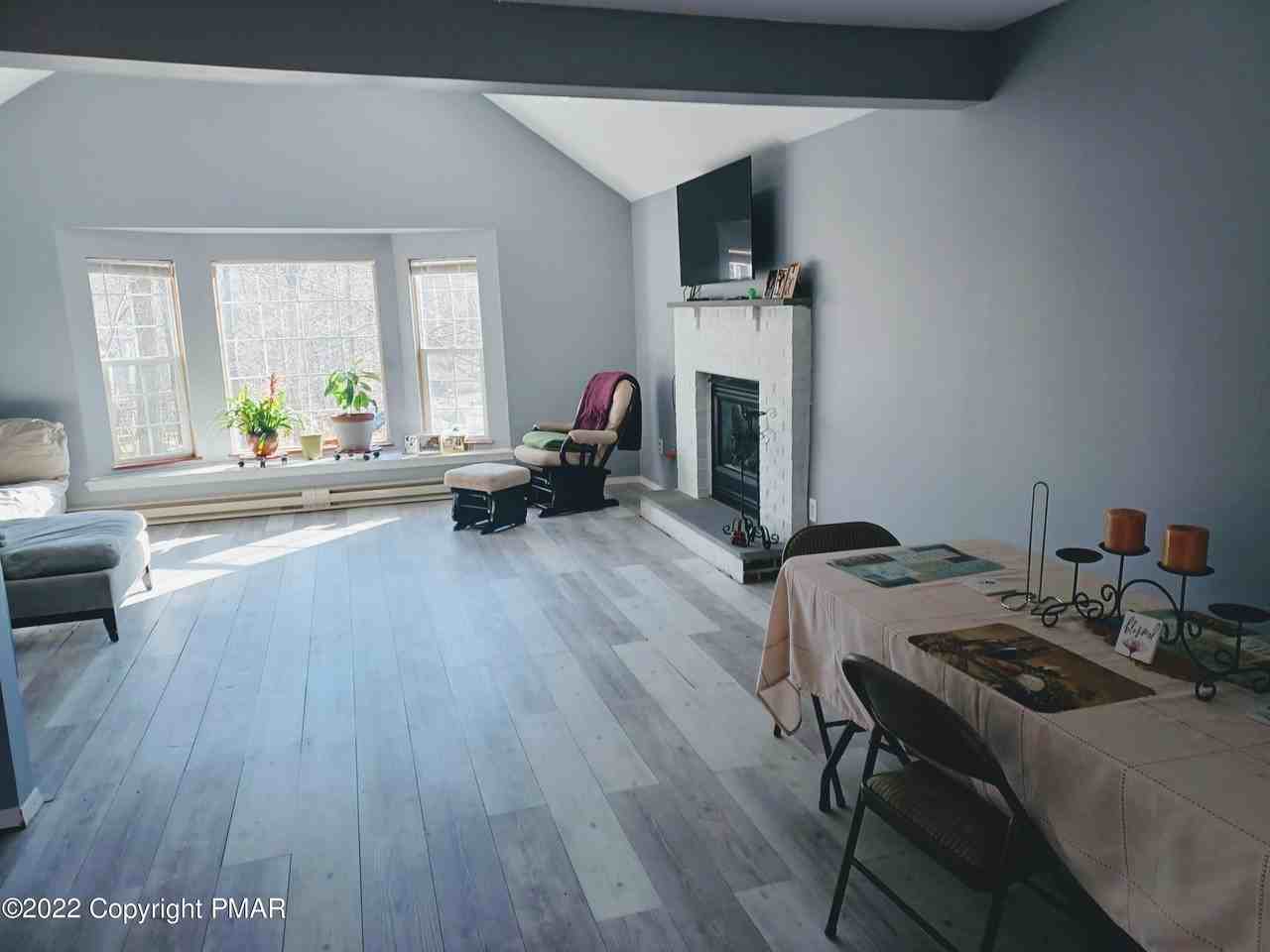 1147 Hunters Woods Dr - Photo 5 of 44