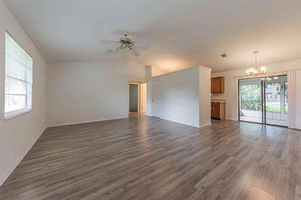 1636 20th Pl Sw - Photo 2 of 20