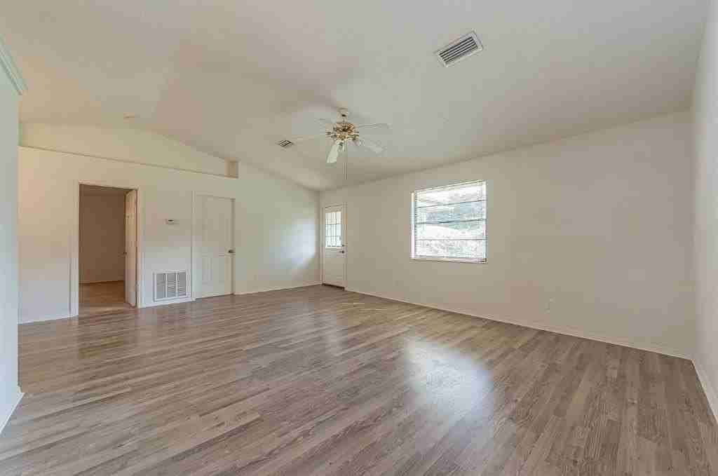 1636 20th Pl Sw - Photo 3 of 20