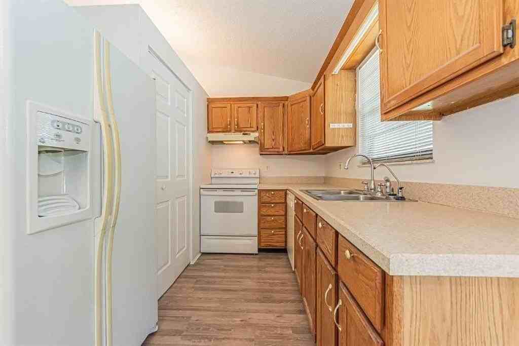 1636 20th Pl Sw - Photo 4 of 20