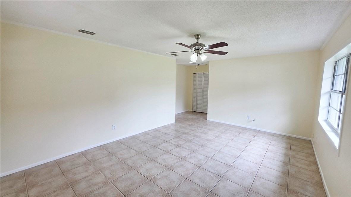 1630 4th Pl - Photo 3 of 16