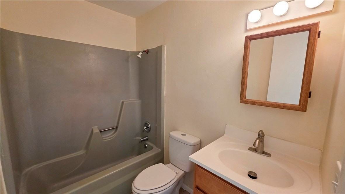 1630 4th Pl - Photo 5 of 16