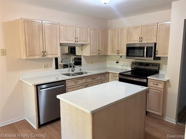 24251 Weathervane Ct - Photo 7 of 20