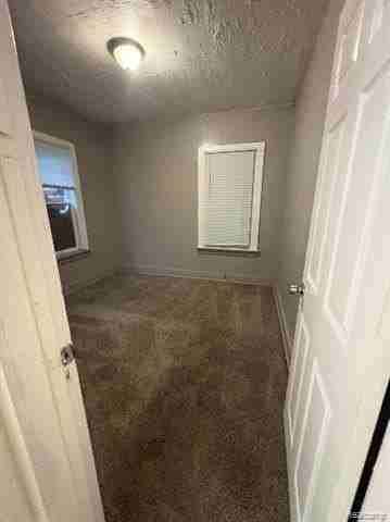 14249 Cloverlawn St - Photo 5 of 10