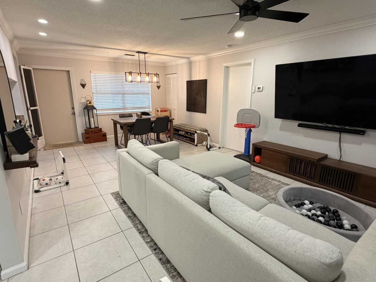 9611 Nw 4th St #2C - Photo 4 of 17
