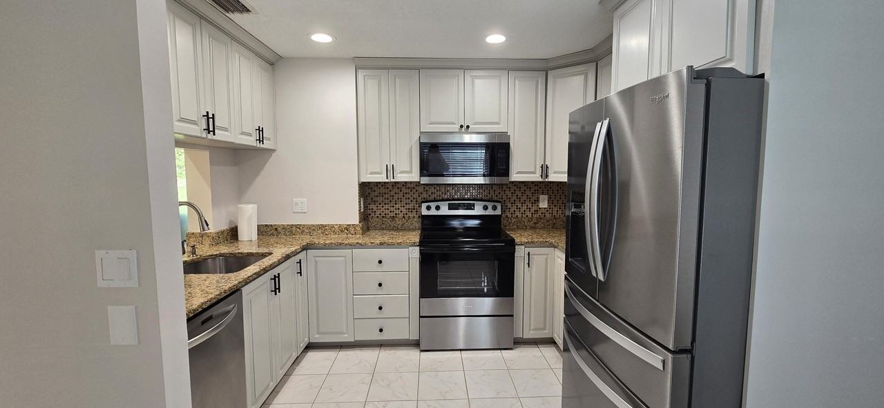 9611 Nw 4th St #2C - Photo 6 of 17