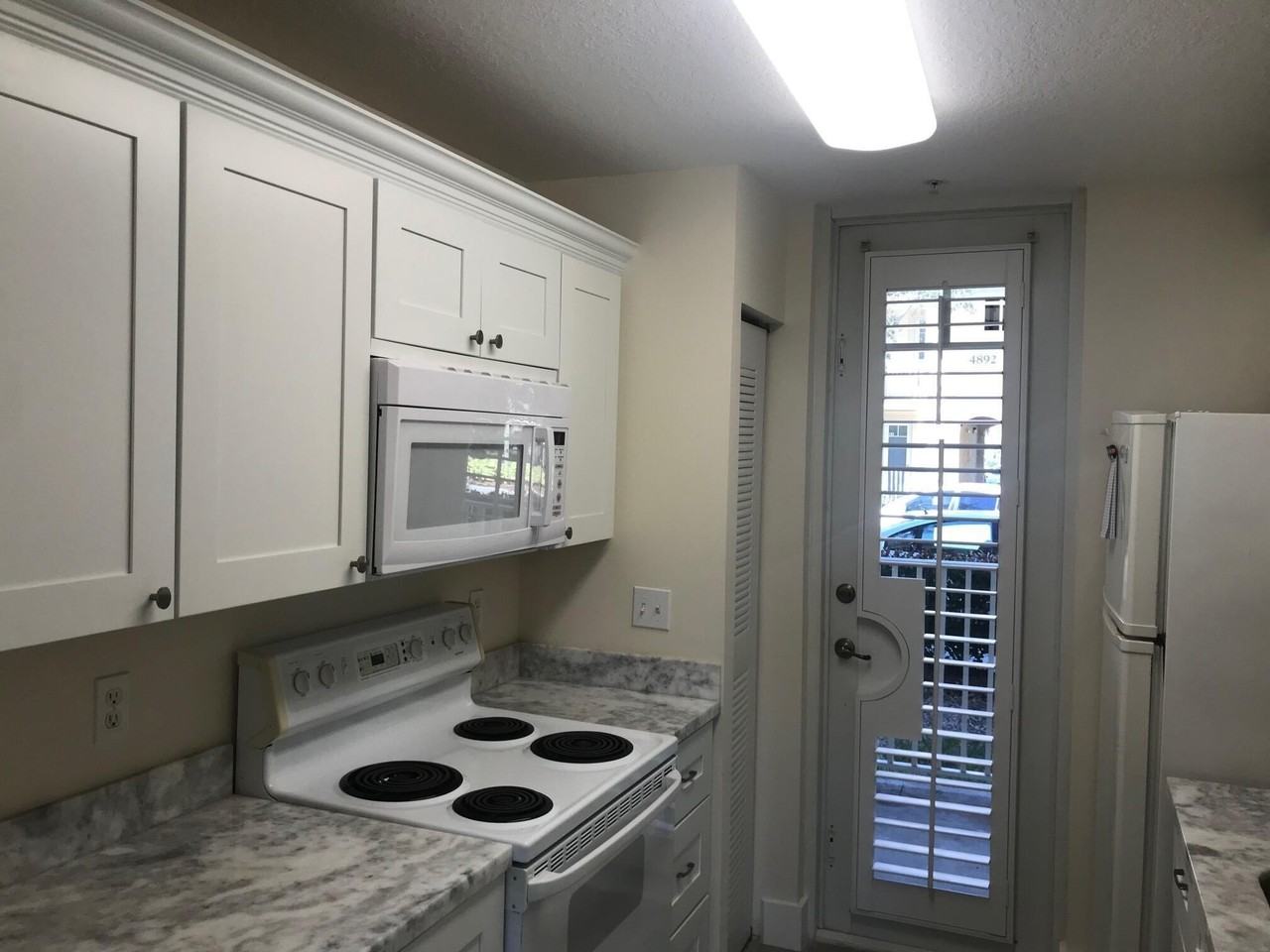 4903 Chancellor Dr #11 - Photo 5 of 21