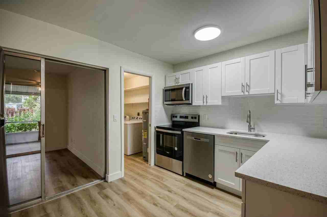 2319 Ne Rustic Way - Photo 2 of 13