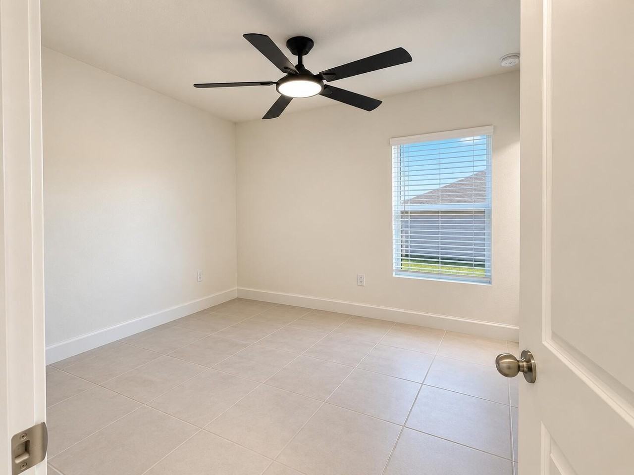 2830 Woodacre Dr - Photo 3 of 8