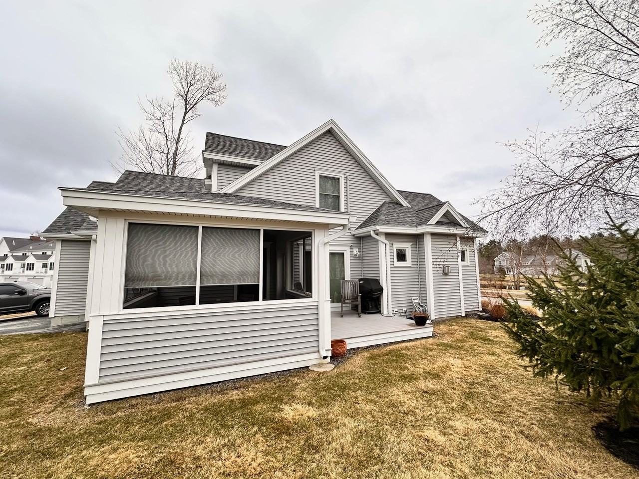 25 Waldron Dr #1 - Photo 3 of 20