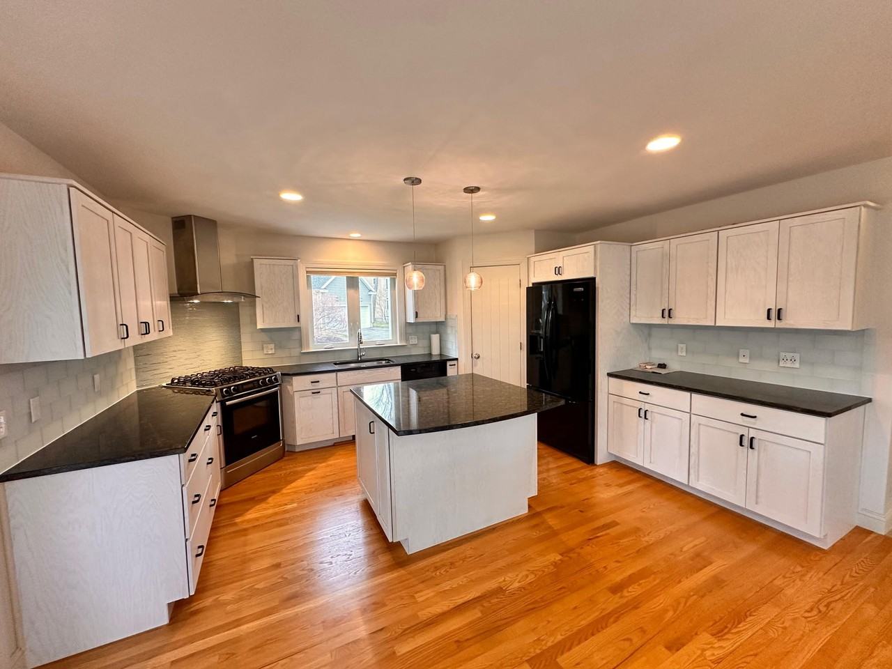 25 Waldron Dr #1 - Photo 6 of 20