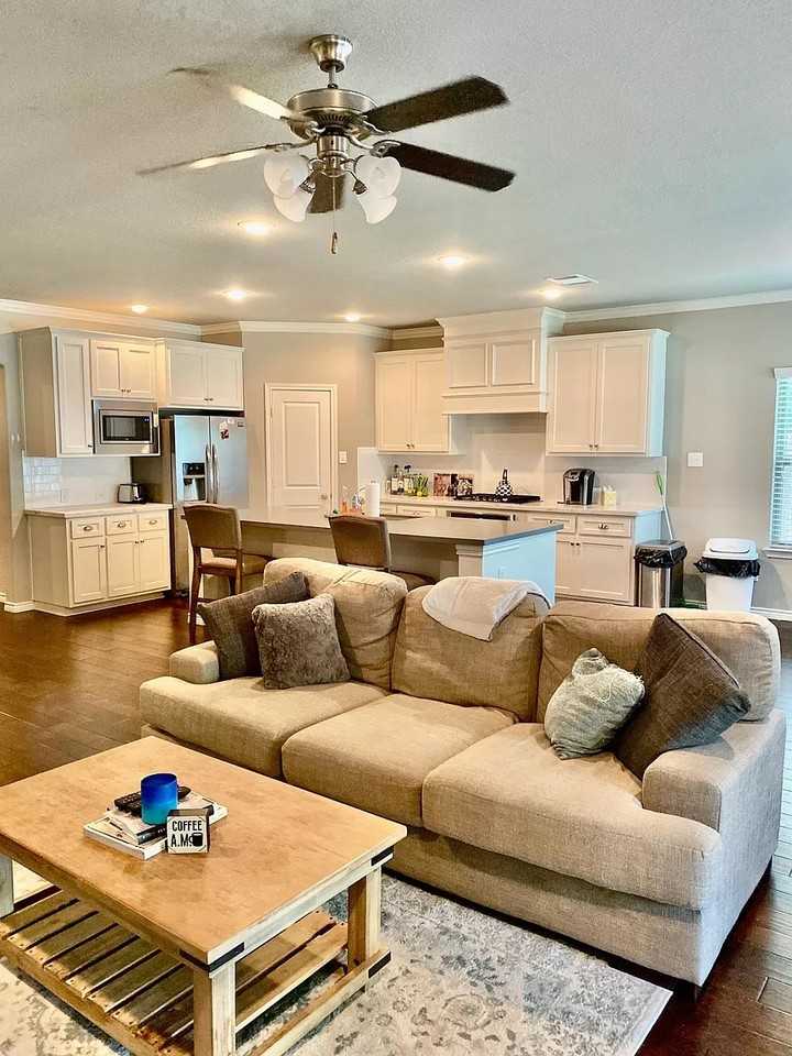 2813 Townsend Dr #1 - Photo 4 of 13