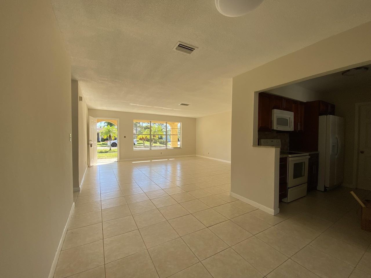 2987 Dolphin Dr - Photo 4 of 10