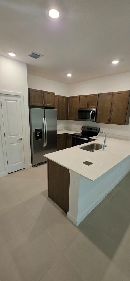 161 Lakeside Landings Dr - Photo 4 of 27