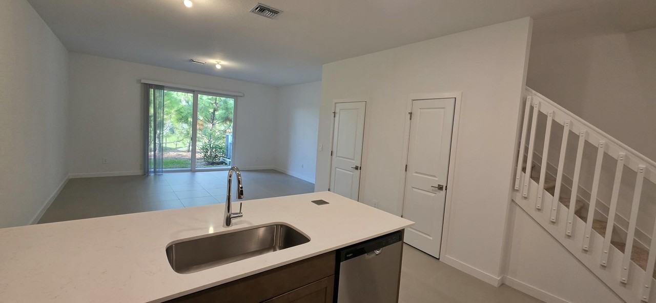 161 Lakeside Landings Dr - Photo 5 of 27