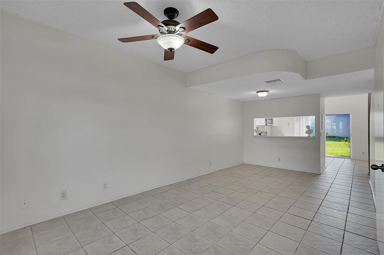 50 Truman Dr - Photo 4 of 26