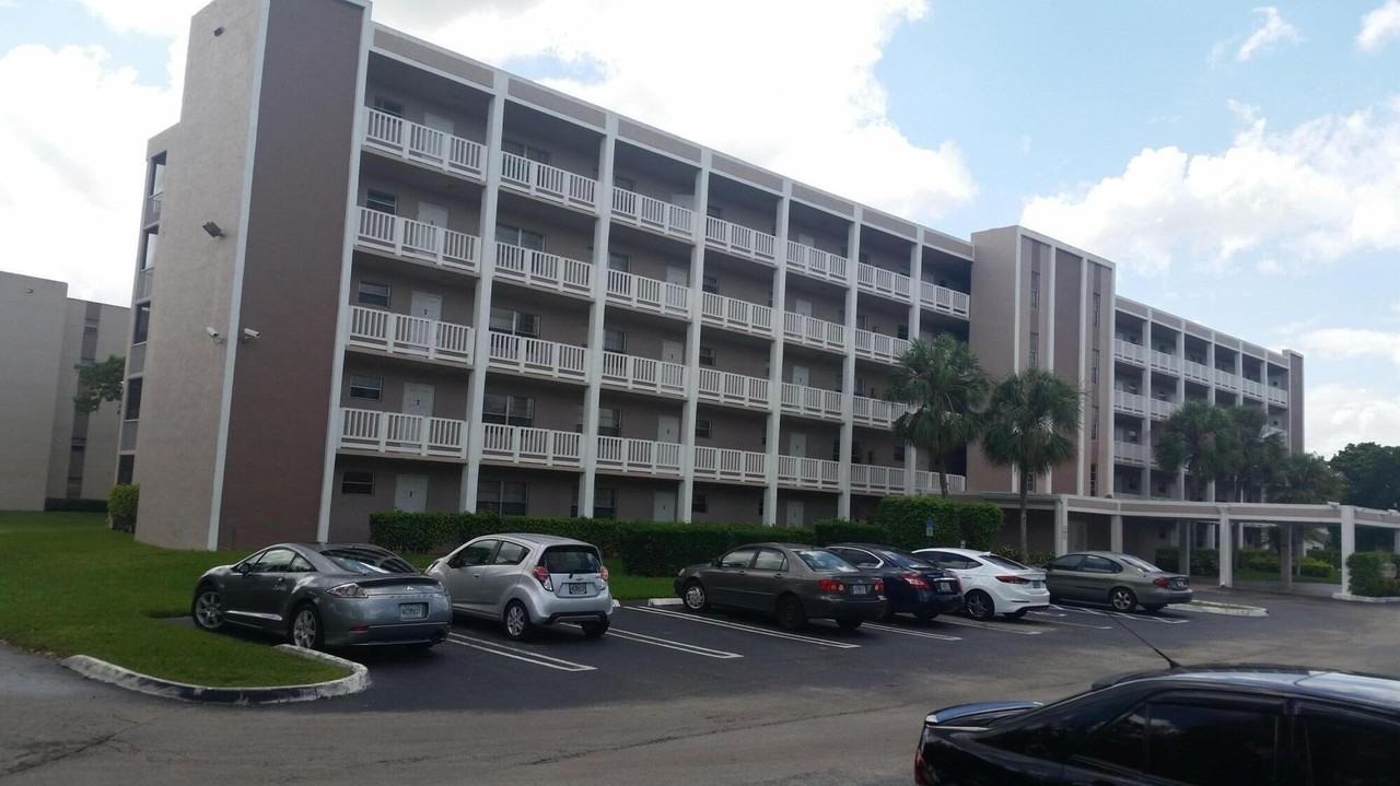 8720 Shadow Wood Blvd #105