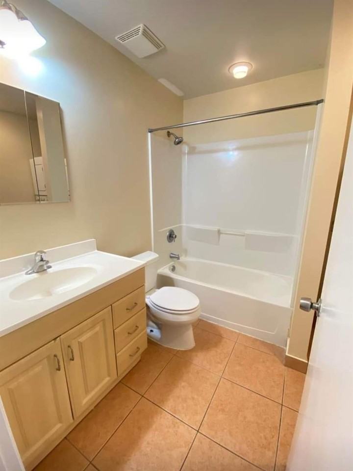 224 Ne 19th Ave #1 - Photo 2 of 10