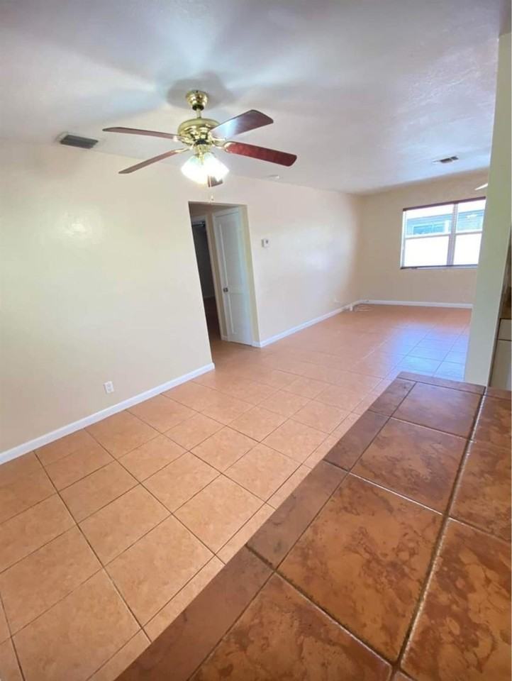 224 Ne 19th Ave #1 - Photo 3 of 10