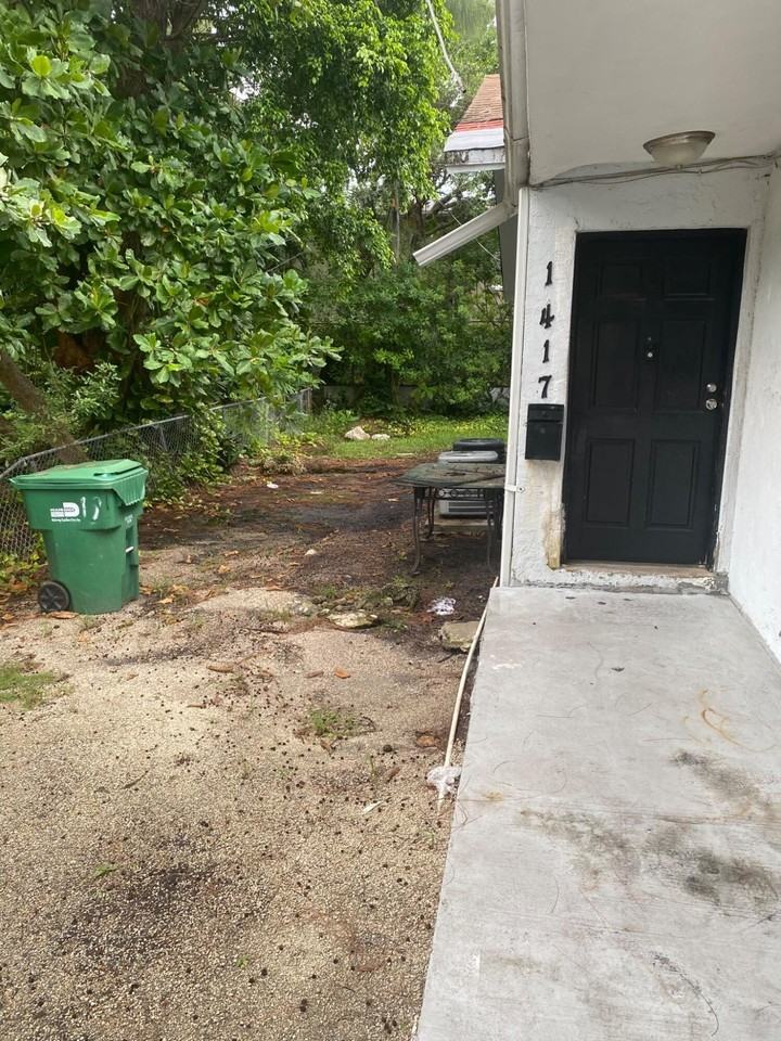 1417 Ne 118th Ter - Photo 3 of 21