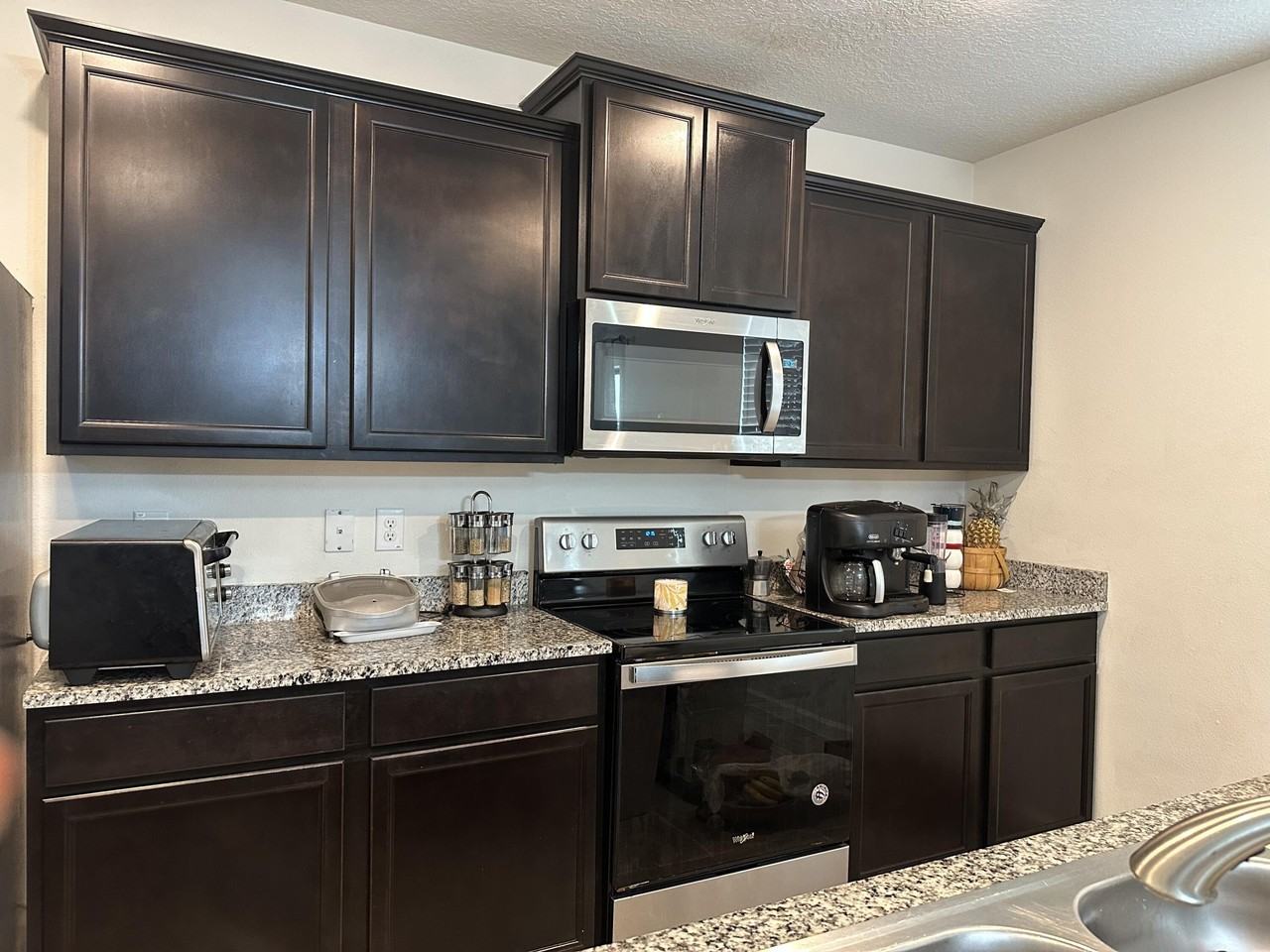 6140 Nw Regent St - Photo 2 of 8