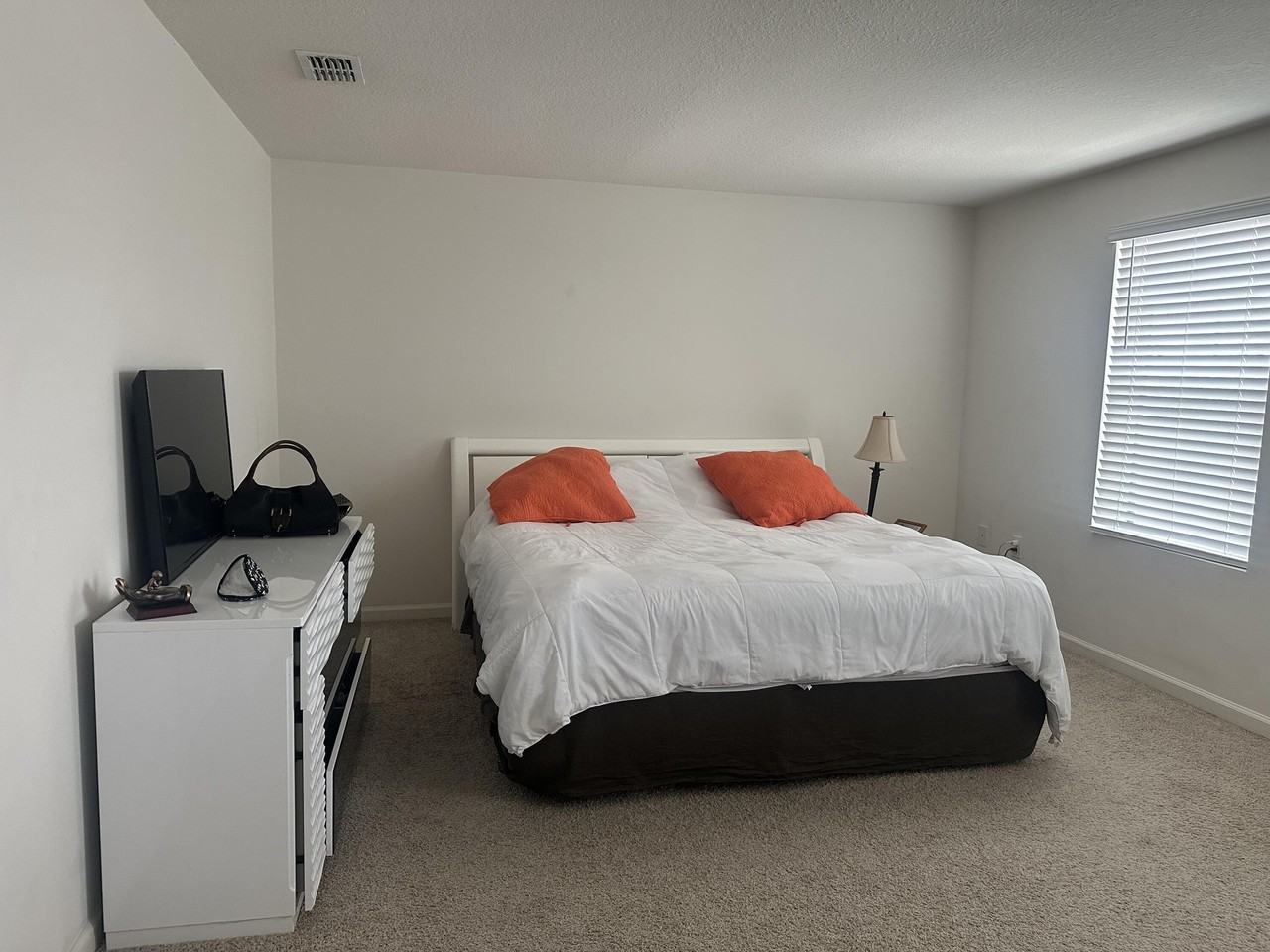 6140 Nw Regent St - Photo 3 of 8