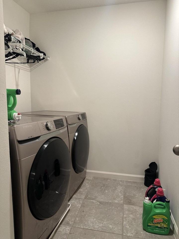 6140 Nw Regent St - Photo 4 of 8