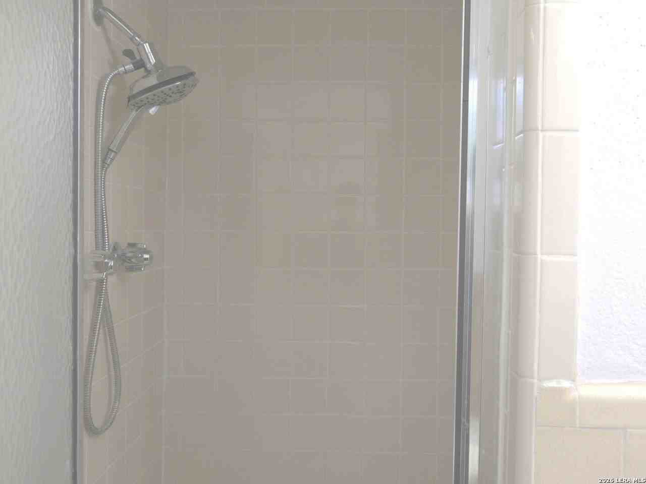 410 Hialeah Ave - Photo 7 of 20
