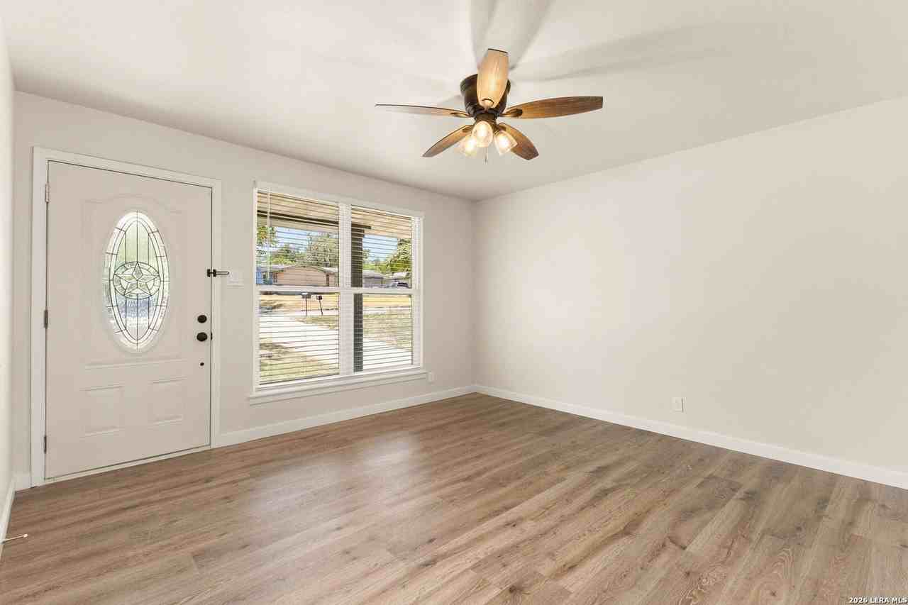 807 Boulder Dr - Photo 3 of 27