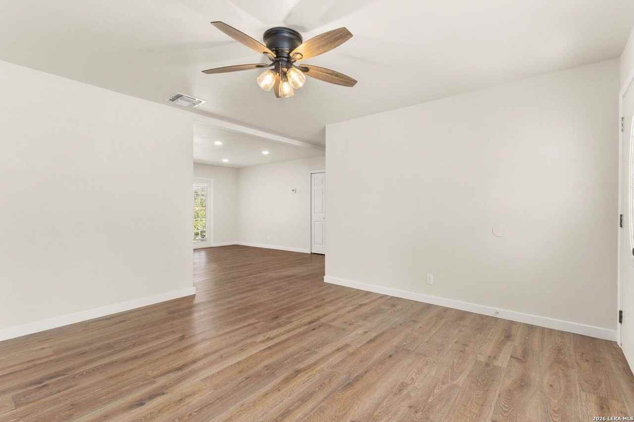 807 Boulder Dr - Photo 4 of 27