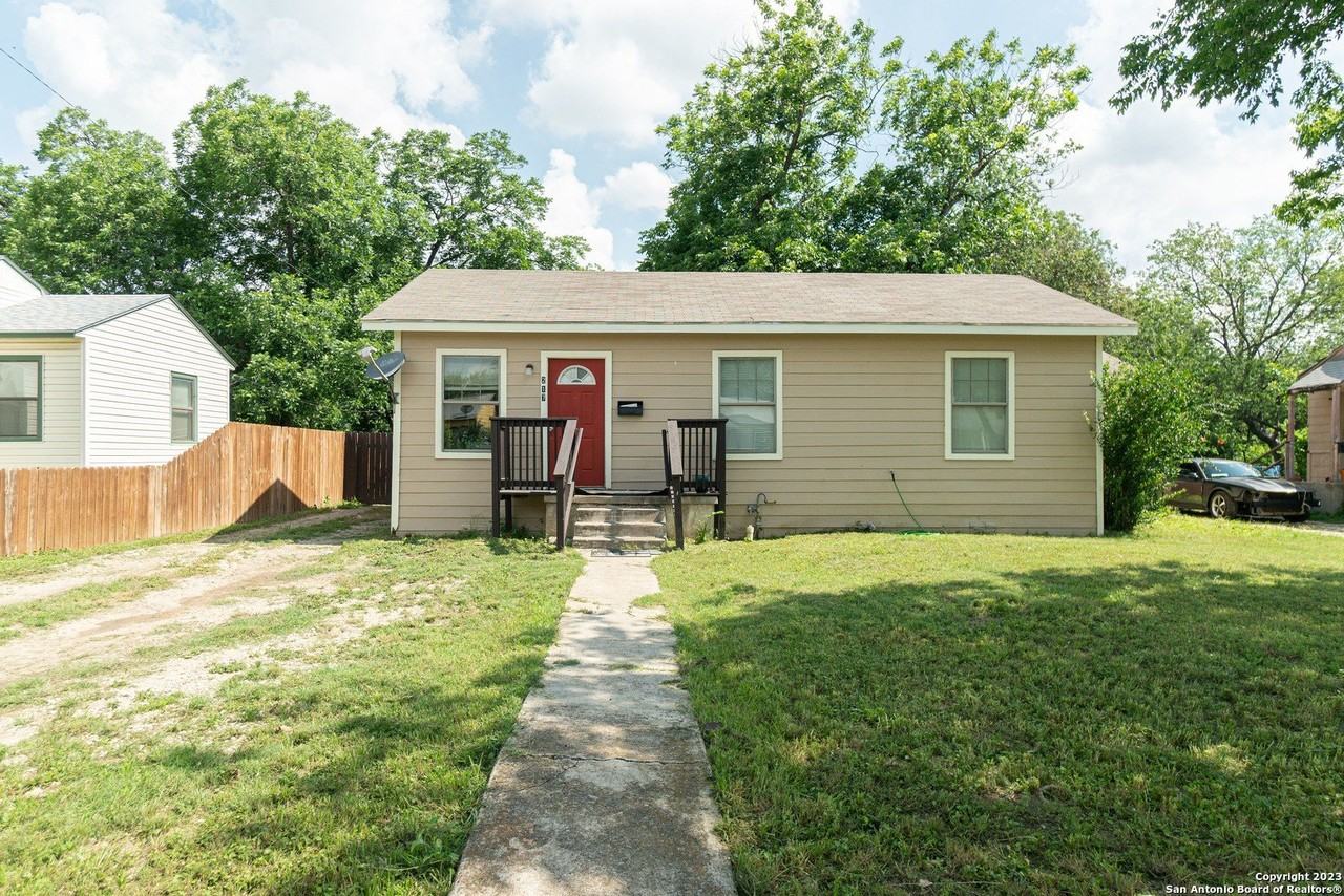 217 Elmo Ave - Photo 2 of 21