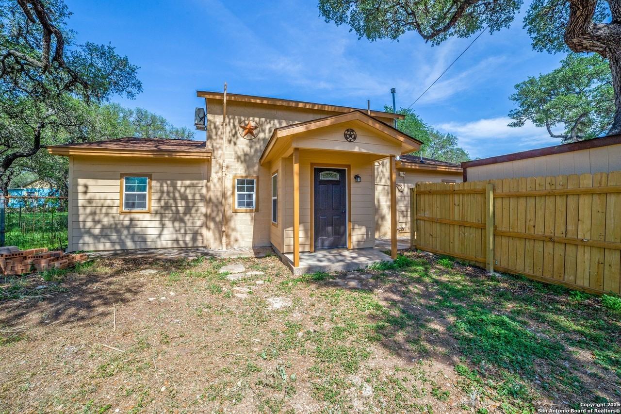10490 White Bonnet St - Photo 3 of 12