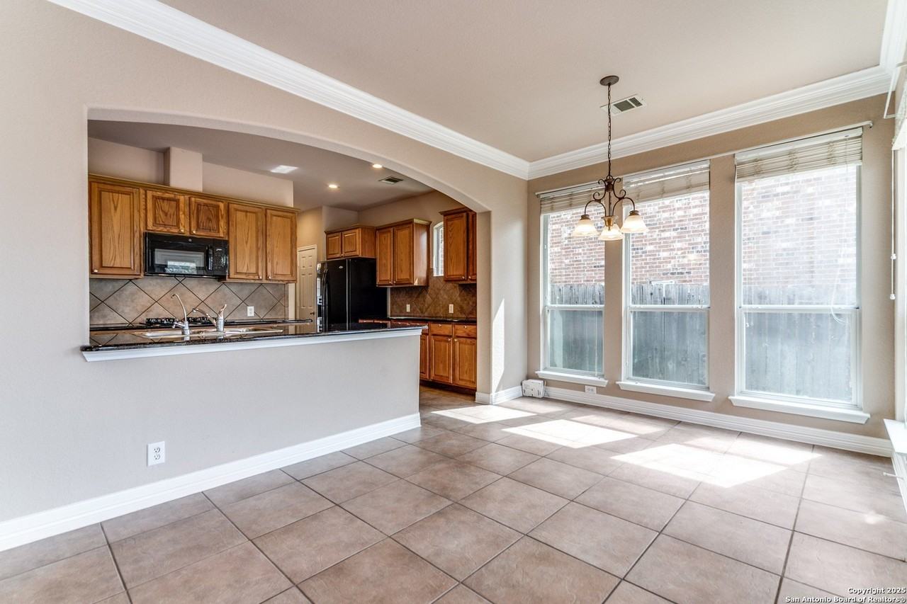 3354 Highline Trl - Photo 6 of 25