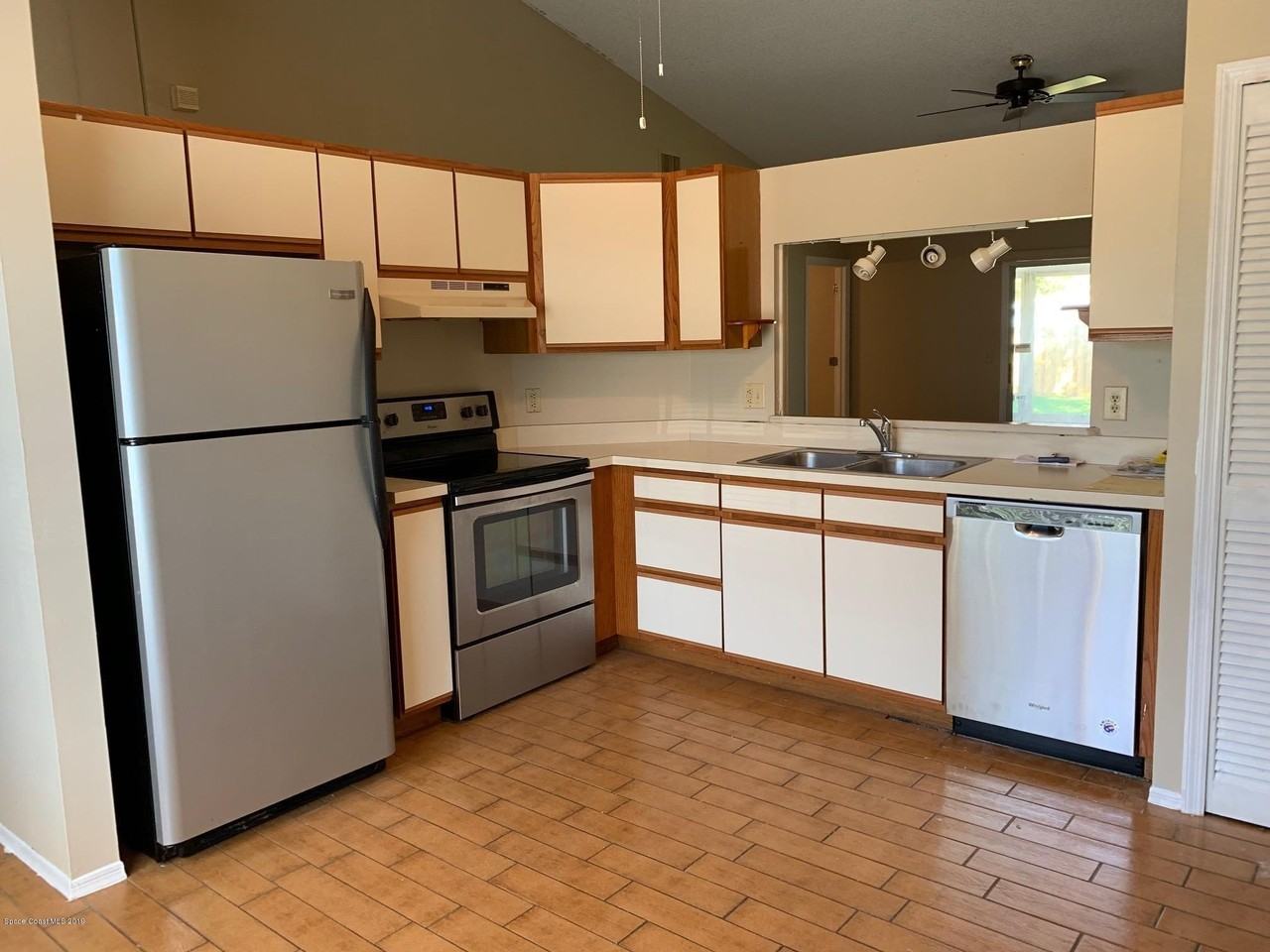 176 Crystal Lake Rd - Photo 2 of 14
