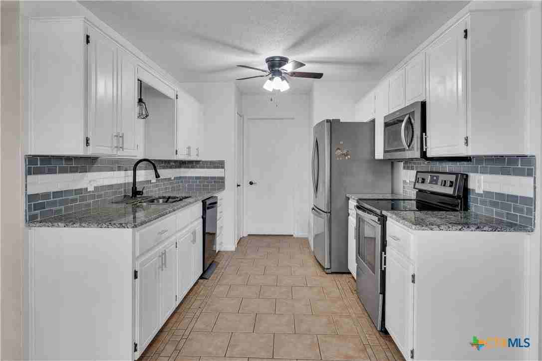 3209 Windfield Dr - Photo 2 of 16