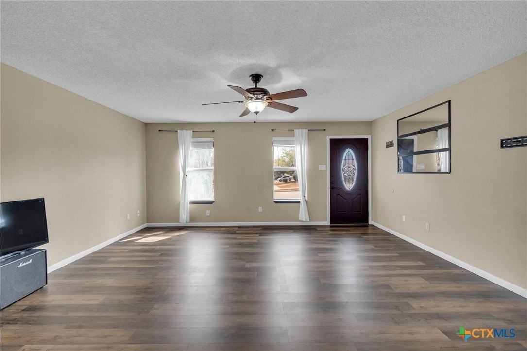 3209 Windfield Dr - Photo 4 of 16
