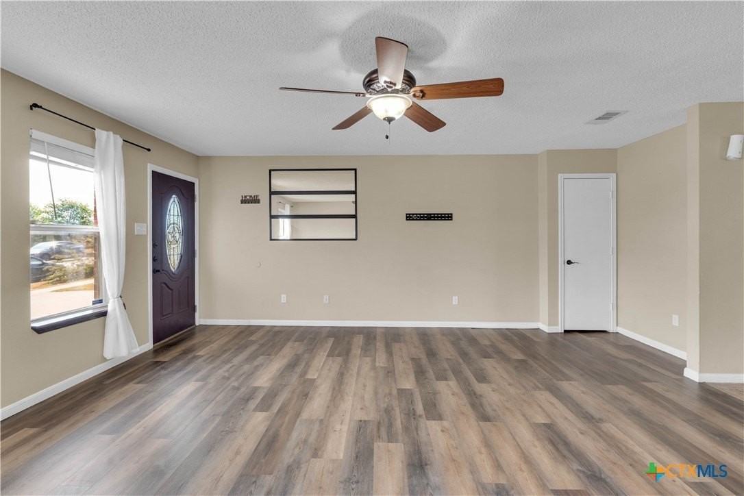3209 Windfield Dr - Photo 5 of 16