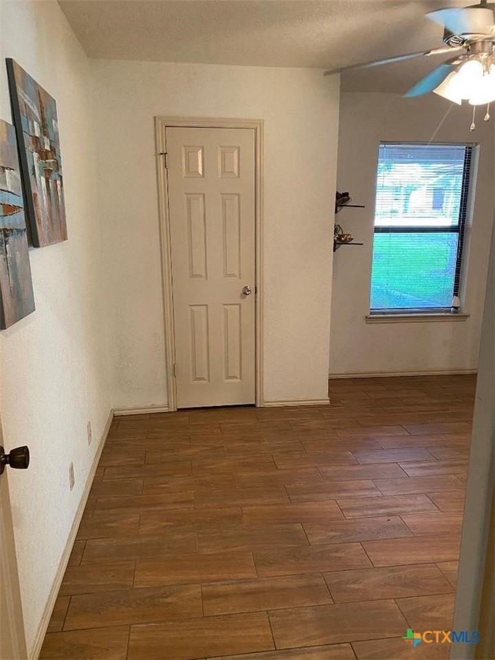 2504 Canyon Creek Dr - Photo 7 of 23
