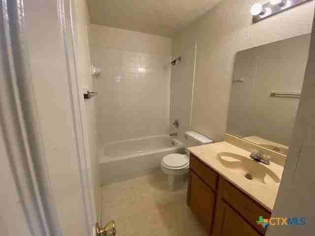 2808 Leroy Cir #B - Photo 6 of 19