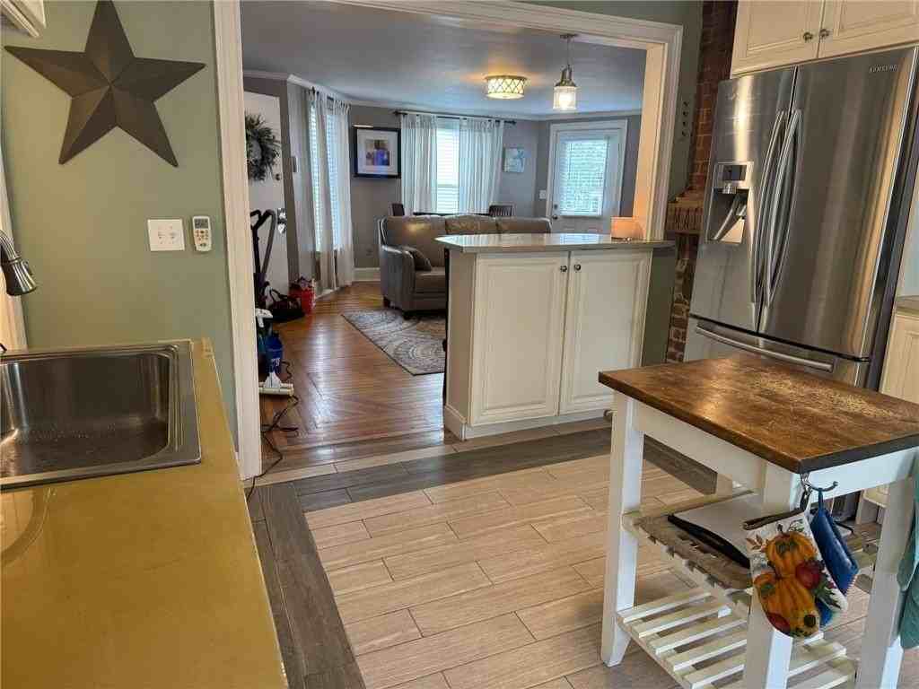 4 Hammond St #5 - Photo 5 of 26