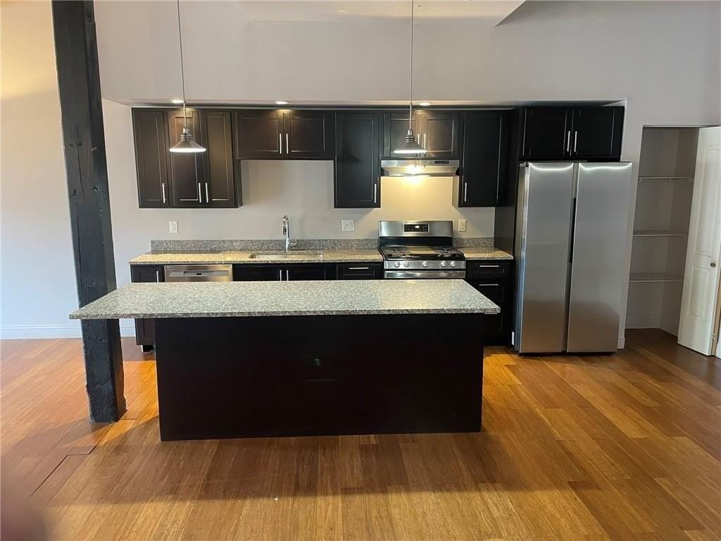 535 Roosevelt Ave - Photo 3 of 12