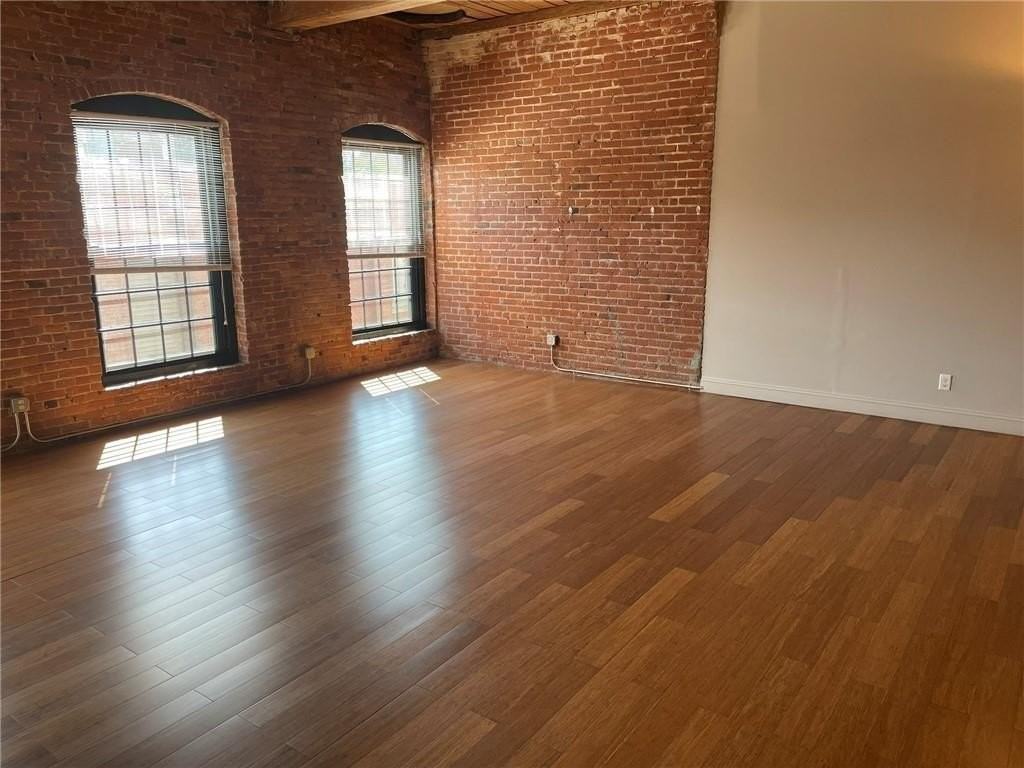 535 Roosevelt Ave - Photo 7 of 12